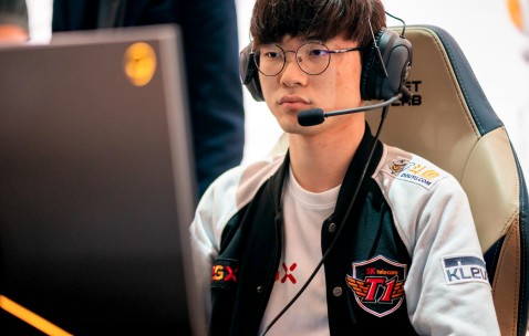 开云体育-Faker连续十场比赛得分超过高光表现，MAD挑战极限！的简单介绍